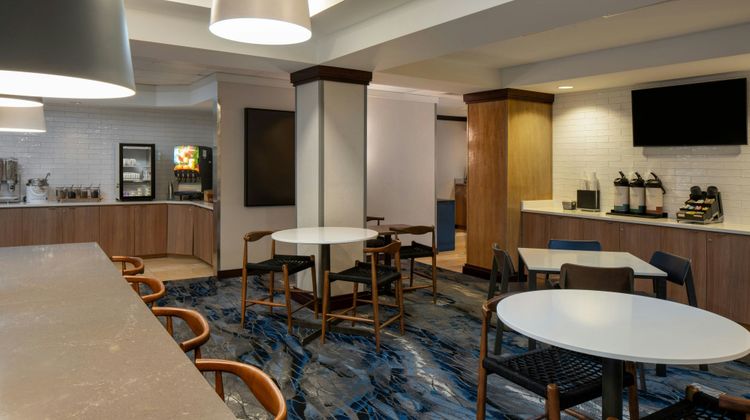 Fairfield Inn/Stes Daphne/Eastern Shores Restaurant