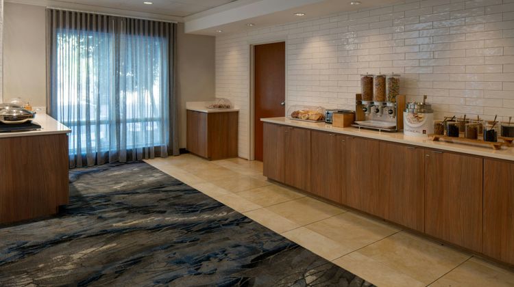 Fairfield Inn/Stes Daphne/Eastern Shores Restaurant