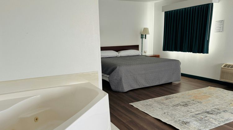Bilmar Inn & Suites Room