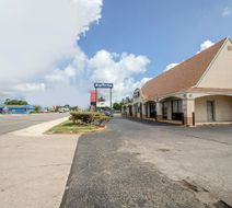 Daylite Inn Exterior