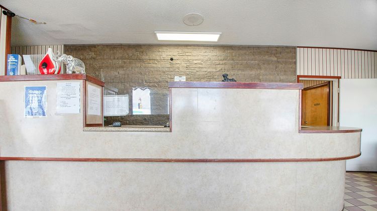 Daylite Inn Lobby