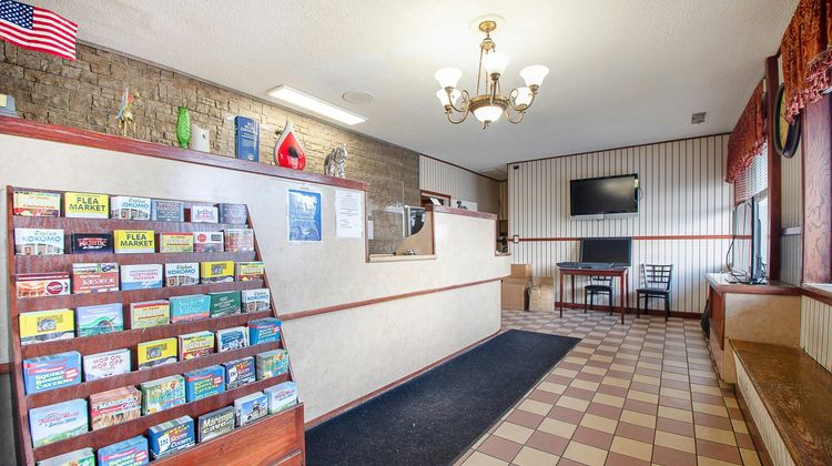 Daylite Inn Lobby