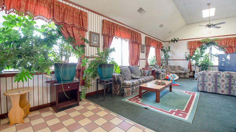 Daylite Inn Lobby