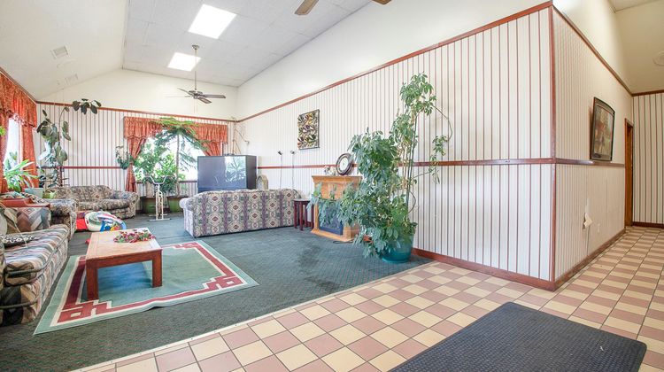 Daylite Inn Lobby