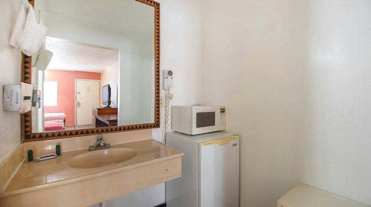 Daylite Inn Room