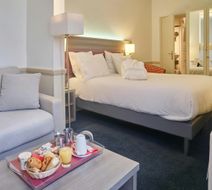 Hotel Poussin Room