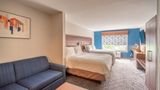 Holiday Inn Express & Suites Lake Zurich Suite