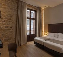 Gran Hotel Barcino Room