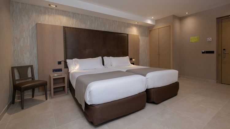 Gran Hotel Barcino Room