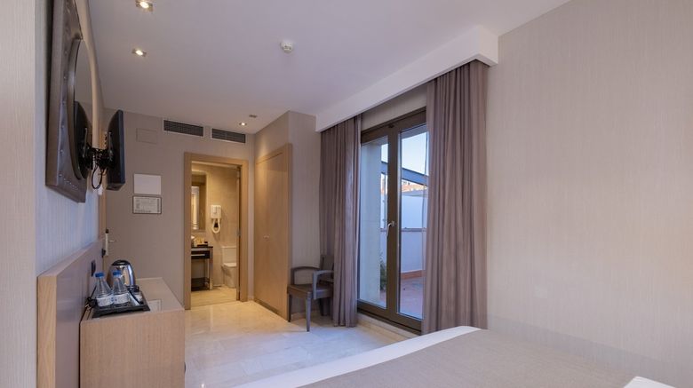 <b>Gran Hotel Barcino Room</b>. Images powered by <a href="https://www.leonardoworldwide.com/" title="Leonardo Worldwide" target="_blank">Leonardo</a>.