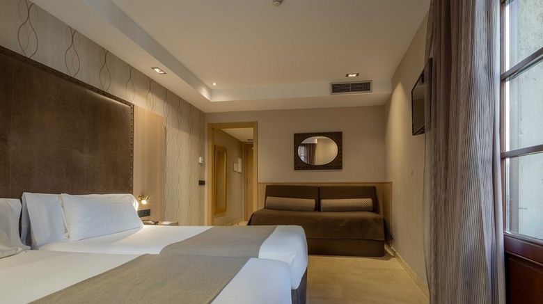 <b>Gran Hotel Barcino Room</b>. Images powered by <a href="https://www.leonardoworldwide.com/" title="Leonardo Worldwide" target="_blank">Leonardo</a>.