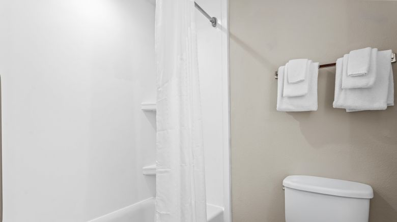 <b>Holiday Inn Express Hotel & Suites Room</b>. Images powered by <a href="https://www.leonardoworldwide.com/" title="Leonardo Worldwide" target="_blank">Leonardo</a>.