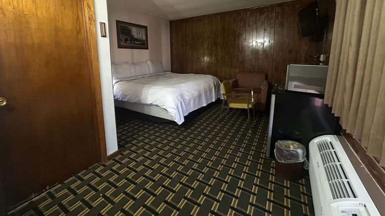 <b>Big 12 Motel Broken Bow Room</b>. Images powered by <a href="https://www.leonardoworldwide.com/" title="Leonardo Worldwide" target="_blank">Leonardo</a>.