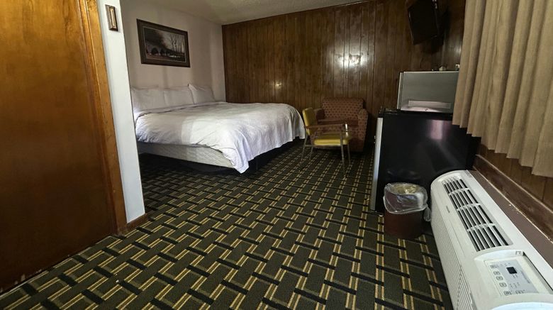 <b>Big 12 Motel Broken Bow Room</b>. Images powered by <a href="https://www.leonardoworldwide.com/" title="Leonardo Worldwide" target="_blank">Leonardo</a>.
