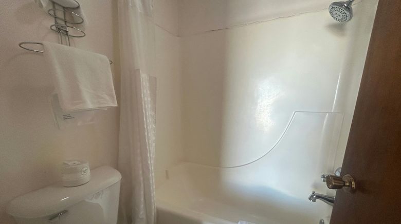 <b>Big 12 Motel Broken Bow Room</b>. Images powered by <a href="https://www.leonardoworldwide.com/" title="Leonardo Worldwide" target="_blank">Leonardo</a>.