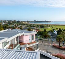 Sea Breezes Exterior