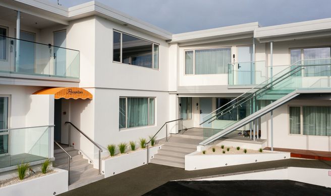 Sea Breezes Exterior