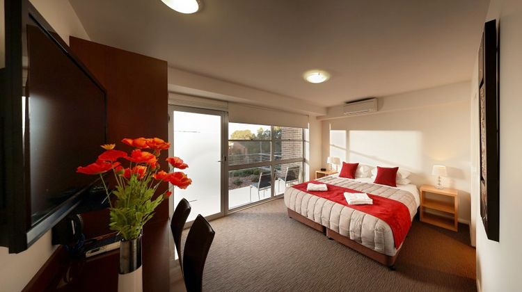 Charlestown Executive Apartments Room