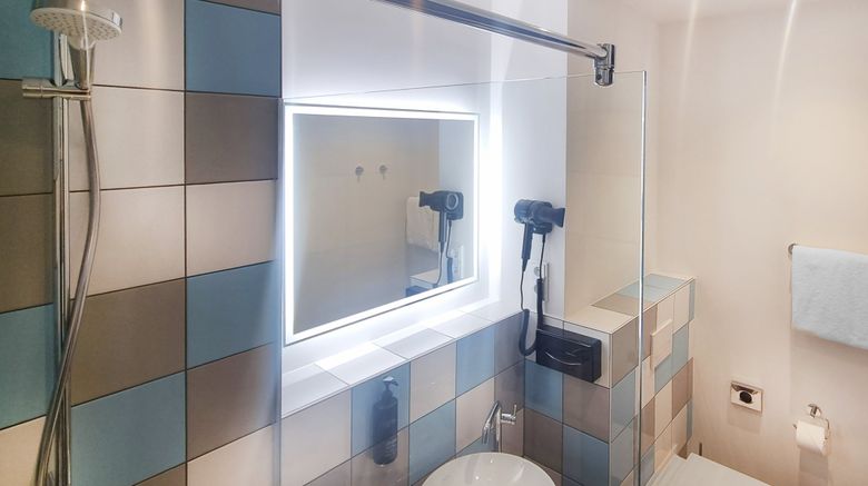 <b>Candlewood Suites Airport Room</b>. Images powered by <a href="https://www.leonardoworldwide.com/" title="Leonardo Worldwide" target="_blank">Leonardo</a>.