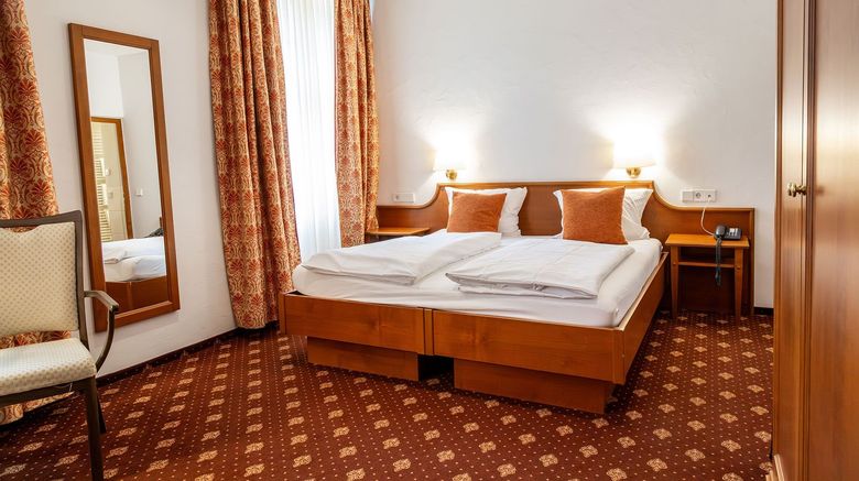 <b>Hotel Hofgut Sternen Room</b>. Images powered by <a href="https://www.leonardoworldwide.com/" title="Leonardo Worldwide" target="_blank">Leonardo</a>.