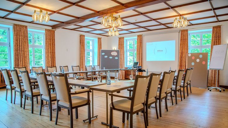 <b>Hotel Hofgut Sternen Meeting</b>. Images powered by <a href="https://www.leonardoworldwide.com/" title="Leonardo Worldwide" target="_blank">Leonardo</a>.