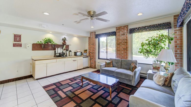 <b>Amerihost Inn & Suites Fulton Lobby</b>. Images powered by <a href="https://www.leonardoworldwide.com/" title="Leonardo Worldwide" target="_blank">Leonardo</a>.