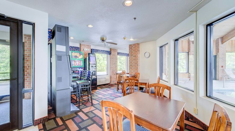 <b>Amerihost Inn & Suites Fulton Lobby</b>. Images powered by <a href="https://www.leonardoworldwide.com/" title="Leonardo Worldwide" target="_blank">Leonardo</a>.