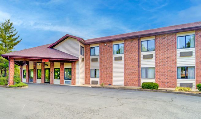 Amerihost Inn & Suites Fulton Exterior