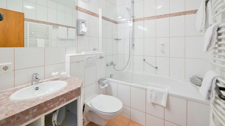 <b>Lessing Hotel Room</b>. Images powered by <a href="https://www.leonardoworldwide.com/" title="Leonardo Worldwide" target="_blank">Leonardo</a>.