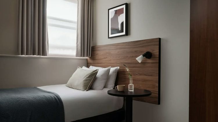 Bob W London Room