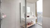 <b>Moxy Dublin Docklands Room</b>. Images powered by <a href="https://www.leonardoworldwide.com/" title="Leonardo Worldwide" target="_blank">Leonardo</a>.