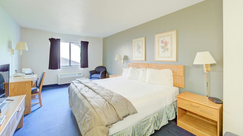 <b>Amerihost Inn & Suites Fulton Room</b>. Images powered by <a href="https://www.leonardoworldwide.com/" title="Leonardo Worldwide" target="_blank">Leonardo</a>.