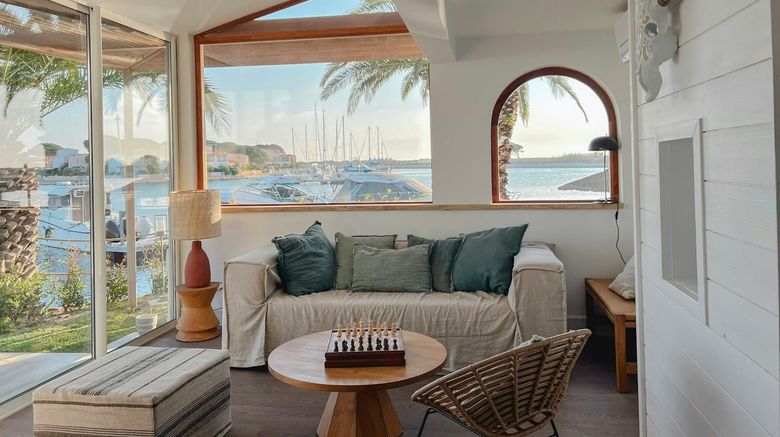 <b>Ile de la Lagune Room</b>. Images powered by <a href="https://www.leonardoworldwide.com/" title="Leonardo Worldwide" target="_blank">Leonardo</a>.