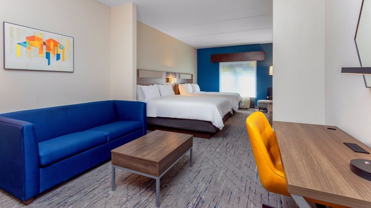 Holiday Inn Express Orlando East Suite