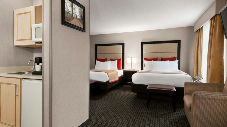 Lancaster Suites Room
