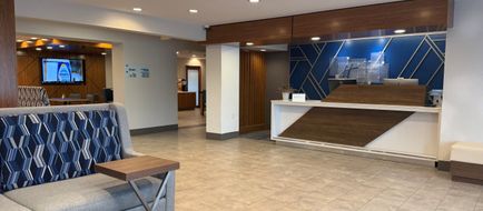 Holiday Inn Express Exterior