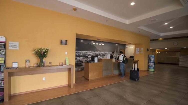 CHN Hotel Monterrey Norte Lobby