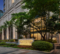 THE ONE - Shanghai Downtown Exterior