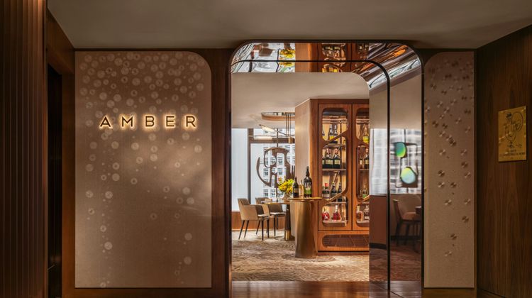 Mandarin Oriental The Landmark Hong Kong Restaurant