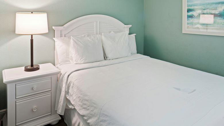 <b>Royal Floridian Resort Room</b>. Images powered by <a href="https://www.leonardoworldwide.com/" title="Leonardo Worldwide" target="_blank">Leonardo</a>.