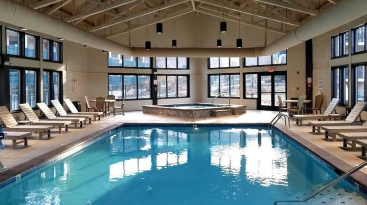 Laurel Point Resort Pool
