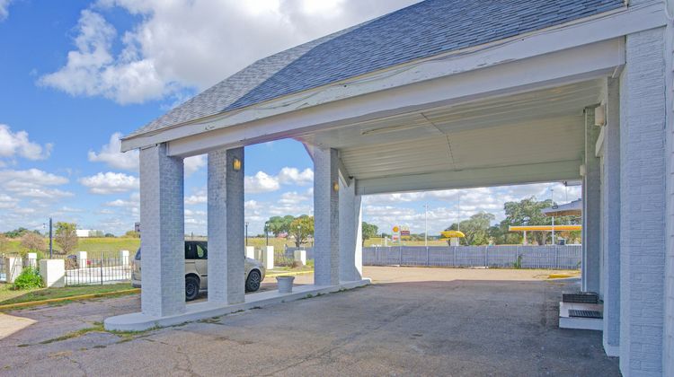 Sunset Inn Flatonia Exterior