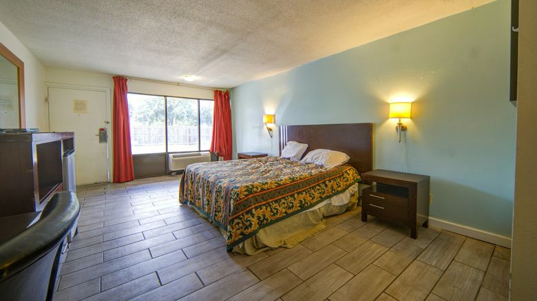 <b>Sunset Inn Flatonia Room</b>. Images powered by <a href="https://www.leonardoworldwide.com/" title="Leonardo Worldwide" target="_blank">Leonardo</a>.