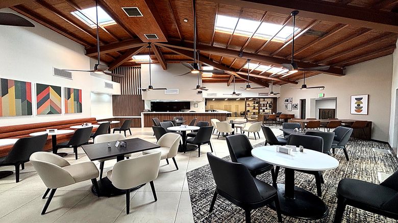 <b>Holiday Inn Hotel & Suites Restaurant</b>. Images powered by <a href="https://www.leonardoworldwide.com/" title="Leonardo Worldwide" target="_blank">Leonardo</a>.