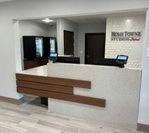 HomeTowne Studios by Red Roof Bradenton Lobby