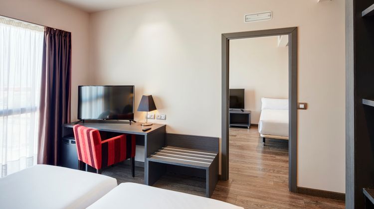 Sercotel Plaza Feria Hotel Room
