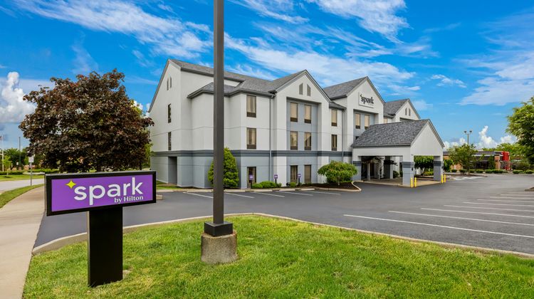 Spark by Hilton Cincinnati Airport South Exterior