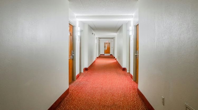 OYO Hotel Burlington South Lobby