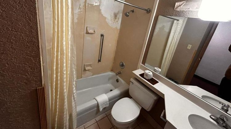 Airport Inn Room