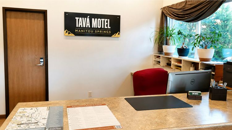Tava Motel Manitou Springs Lobby